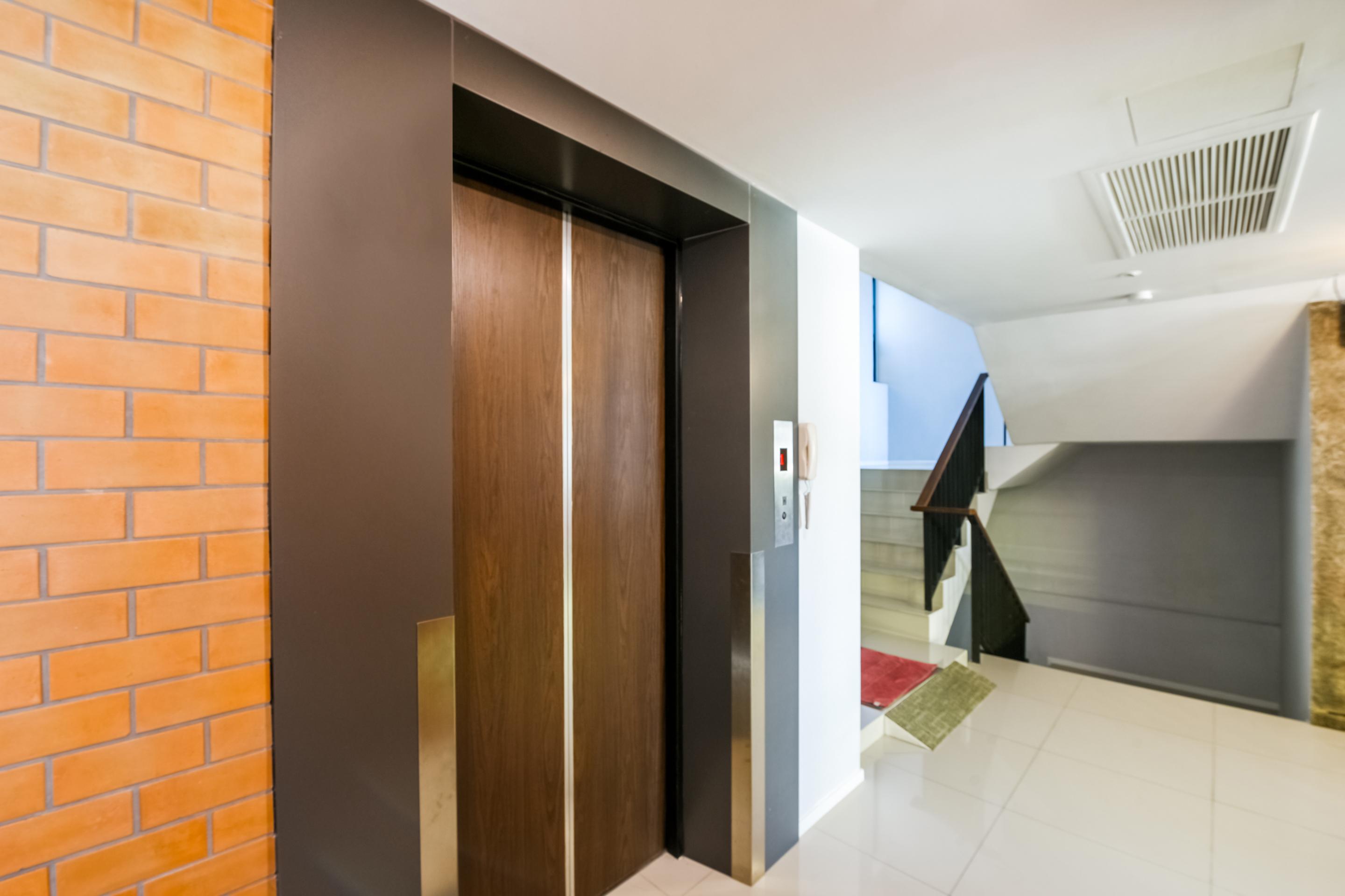 Vaccinated Staff - Oyo 137 Kitzio House Ξενοδοχείο Μπανγκόκ Εξωτερικό φωτογραφία